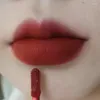 Dudak Gloss Seksi Kırmızı Mat Velvet Çıplak Sıvı Ruj Su Geçirmez Uzun Kalıcı Yapışmaz Dikkatsiz Dipgloss Makyaj Tonu Sırlı Kozmetik