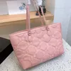 Damen-Einkaufstaschen, große Tragetaschen, Designer-Umhängetasche, geprägte Buchstaben-Design-Handtaschen, große Kapazität, Top-Ledertasche