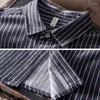 Camisas casuais masculinas 2022 Camisa de manga comprida de algodão Man Fit Fit Man Business Classic listrado Male Social Dress