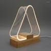 Tafellampen Noordelijke bureaulamp Esthetische houten basis Hoog licht Transmittance Acryl ornamenten Slaapkamer Nachtgeschenk