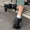 Buty Catwalk Fasher for Women 2022 Zimowa kwadratowa głowica grube pięta wysoka punk w stylu Punks Pasek Botas Street Botas