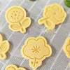 Stampi da forno 4 pezzi Stampo per biscotti a forma di fiore Stampo per biscotti Strumenti per decorare torte Run Kingdom Fondente Sugarcraft Embosser Stamp