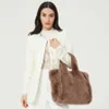 Totes Bolsas de noite Solas femininas de peles femininas grandes bolsas grandes bolsas grandes bolsas de ombro de inverno Bolsas de axilas casuais sacolas de qualidade feminino 202212291229