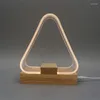 Tafellampen Noordelijke bureaulamp Esthetische houten basis Hoog licht Transmittance Acryl ornamenten Slaapkamer Nachtgeschenk