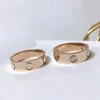Pierścień designerski Tytanium Silne pierścionki miłosne Mężczyźni i kobiety Rose Gold Biżuteria Pary Świąteczne Pierścień Pierbijowy Wedding Accessori243n