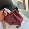 CC Brand Totes Top Poignée Rouge Lambskin Flap Totes Sacs Designer Classique Matelassé Matériel En Métal Chaîne Bandoulière Épaule Avec Poche De Pièces De Monnaie Femmes Mini Sacs À Main Wa