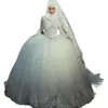 2023 Hijab Muslim Ballkleid Brautkleider Lange Ärmel Elfenbein Tüll Prinzessin Brautkleider Spitze Applikation Perlen Bodenlang Modest Arabisch Dubai Gelinlik