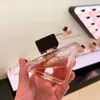 Auto Luchtverfrisser Parfums voor Vrouwen Mannen Indoor Outdoor Geur Driehoekige Fles Roze met Verzegelde Doos 90ml