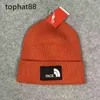 2023 Tasarımcılar Kış Şapkası Lüks Mektup Örme Şapka Açık Soğuk Koruma Koruma Peluş Peluş Yumuşak Popüler Moda Erkekler ve Kadınlar Cap Winters Sports N1