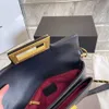 مصمم العلامة التجارية الفاخرة حقائب اليد أكياس الكتف Crossbody 2023 New Fashion Women's Women Smerpit Wide Losts Strap Portable Envelope Factory Sales Direct