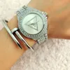 Mode Quartz Brand kijkt vrouwen Girl Crystal Triangle Style Dial Steel Metal Band Pols Watch GS6831-1255Y