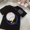 2023 Nouveaux vêtements de créateurs pour bébés T-shirts Filles Garçons Haut à manches courtes Grands enfants Versatile Lettre dragon serpent oiseau motif de fleurs Été Enfants Style simple tops tees