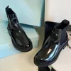 bottes de créateurs femmes chaussures de mode en cuir noir classique triangle inversé femmes martin bottine haute avec laine chaude automne hiver chaussure P7-1