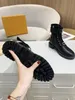 2023 Роскошная территория Flat Boots Женские дизайнерские дизайнерские дамы, печатная печать зимняя ботинка, размер 35 -40