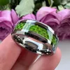 Anillos de boda de 6 mm y 8 mm, anillo de tungsteno verde y azul para hombres y mujeres, incrustaciones de fibra de carbono púrpura, bordes biselados, acabado pulido, ajuste cómodo