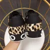 2023 NOWOŚĆ Fashion Women Shoes Men skórzana koronkowa platforma Sole Sole Sole Treakers White Black Casual HCRFWQ524855