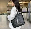 Mode shoppingväska quiltade lammskinn axelväskor designer tote lyxiga handväskor för kvinnor2271