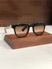 Hot Mens Designer Men i damskie okulary przeciwsłoneczne dla kobiet Summer Chrash Fashion Uv400 Ochronne soczewki z dekoracją na nogach Square Design Glass