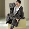 Abbigliamento da uomo per sonnotte da uomo in vello da uomo con cappuccio con cappuccio set di veste invernale flanella di cardigan calda kimono 6xl homewear oversized