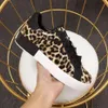 2023 NOWOŚĆ Fashion Women Shoes Men skórzana koronkowa platforma Sole Sole Sole Treakers White Black Casual HCRFWQ524855