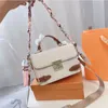 Top quality shoulder bag luxury designer mailman bag classic fashion casual fashion vintage style messenger wallet top
