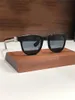 Hot Mens Designer Men i damskie okulary przeciwsłoneczne dla kobiet Summer Chrash Fashion Uv400 Ochronne soczewki z dekoracją na nogach Square Design Glass