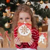 Geschenkwikkeling 12 stks Merry Christmas Candy Box met sneeuwvloktags Kraft Paper verpakking Doosjes Kerstmis feesthuis ornament