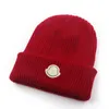 2023 Ny stickad ullhattdesigner Monclir Autumn and Winter Luxury Sticked Hat Officiell webbplats version 1: 1 hantverk