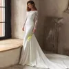 2023 Luxe Arabisch Mermaid Trouwjurken Dubai Sparkly Kristallen Lange Mouwen Bruidsjurken Hof Trein Tule Rok robes de mariee