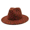 BERETS 2023 WINTER FASION LEOPARD PRINTER JAZZ FEDORAS MEN MEN WOMEN VINTAGE TRILBYキャップレジャービッグブリムフェルトパナマハット