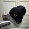 Şık Kış Örme Şapka Tasarımcısı Beanie Cap Nefes Alıcı Kafatası Kapakları Erkek Kadın 5 Renk