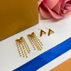 Diseñador Hoop Silver Rose Stud Pendientes para mujeres Luxurys Designers Heart Gold Earring Fashion V Letter Pearl Earring 2211013Z
