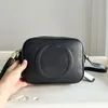 SOHO CAMERA TAG Women Crossbody Schouder Purse Handtas Munt Purse Echt lederen reli￫f Letter Afdrukken Tassel Decoratie Zipper Open dame koppeling