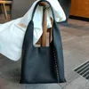 イブニングバッグ冬の長いハンドルトートバッグ大きな縫製スレッドデザインファッションソフト純粋な革の女性ハンドバッグシングルショルダーホワイト