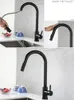 Kökskranar dra ut svart sensor kran smarta induktion rostfritt stål blandare kran touch control sänk 2 lägen och kallt vatten