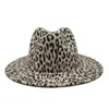 Bérets 2023 Mode d'hiver Impression Léopard Jazz Fedoras Hommes Femmes Vintage Trilby Cap Loisirs Grand Bord Feutre Panama Chapeau