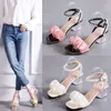 Kleding schoenen mode casual sandalen hiel comfort kralen kleurblok rug riem gesp geworden midden vierkant dames