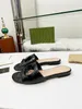 Sandaler Kvinnor Designer Slides tofflor Päls Shearling Leather Canvas Plush Slipper Orange Red Luxury Womens Summer Winter Sandal Shoes 1102