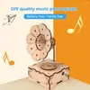 Decoratieve beeldjes Diy Hand Gedraaid Wood Phonograph Ramophone Music Box Model houten puzzel Handgemaakte Geschenken voor kinderen volwassenen voor kinderen