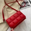 Wallets Bolsa feminina Autumn Inverno Novo 2022 Feminino Literário ombro de ombro único Trendência cruzada Bolsos L221101