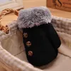 Kinderhandschoenen van kinderen vijf vingers handschoenen Mooie winterkinderen breien knop wanten Dubbele verdikking Warme Kinderhandschoenen Boygirls Plush Cuffs Fur Wool