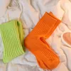 Heren sokken retro massieve kleur gebreide sok mode losse katoen comfortabele middelste buis sport voor vrouwen mannen kousen