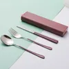 Zestawy naczyń obiadowych 3PC/zestaw Eco Friendly Dish Akcesoria kuchenne Silverware Gold Knife Fork łyżka przenośna sztućca z obudową