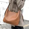 HBP Large capacity high end underarm bags fashion leather messenger leather shoulder bag