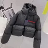 Kobiety płaszcze kobiet designerka damska puffer płaszcza z kapturem kurtki parki z bluzy krótki mody kieszonkowy bawełniany wiatraka 20ss