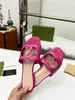 Projektanci Sandały dla mężczyzn Kobiety Fashion Classic Floral Brocade Slides Flats Skórzane gumowe klapki 1102