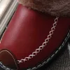 2023 Modedesigner-Schuhe für Herren, Hausschuhe, Winter, Baumwolle, Samt, warm, klassisch, koreanische Innenhaus-Hausschuhe, Damen-Liebhaber-Schuh, Leder-Slipper, Schwarz, Rot