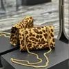 Party Clutch Leopard Shouler Plush Chain Y Bag Evening Handväskor Animal Grain Dinner Väskor Purse Ny stil Kvinnors present Retro Fashion Banket Handväska 20 cm