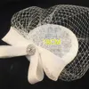 Sinamay yay disk büyüleyici şapka retro tarzı düğün saç takılar netted kristal boncuk fascinators saç aksesuarları çiçeklerle