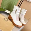 2023 New Fashion Women Boots Horsebit Boots Boots في الخريف والشتاء الكعب السميك الكعب السميك من الجوارب مارتن قصيرة الحجم 35-40